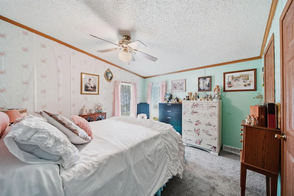 953 Savannah River Drive Adrian, MI 49221