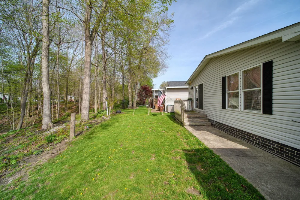 953 Savannah River Drive Adrian, MI 49221