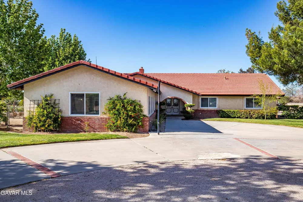 2257 W Avenue N8 Palmdale, CA 93551