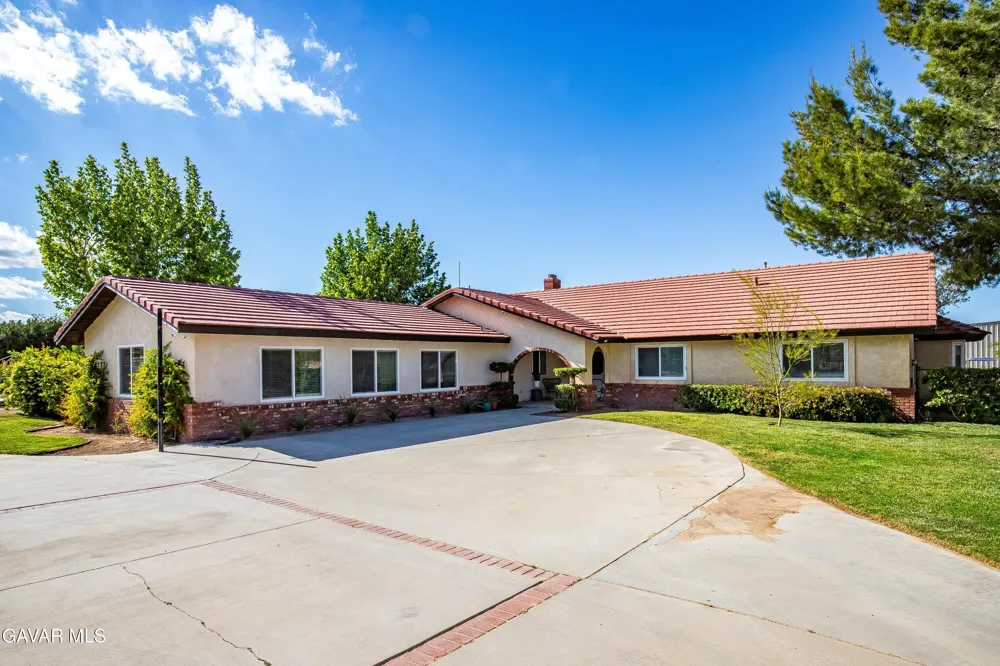 2257 W Avenue N8 Palmdale, CA 93551