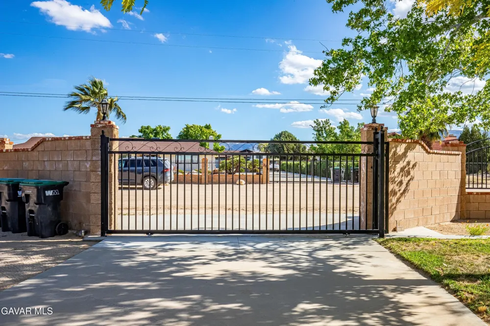 2257 W Avenue N8 Palmdale, CA 93551