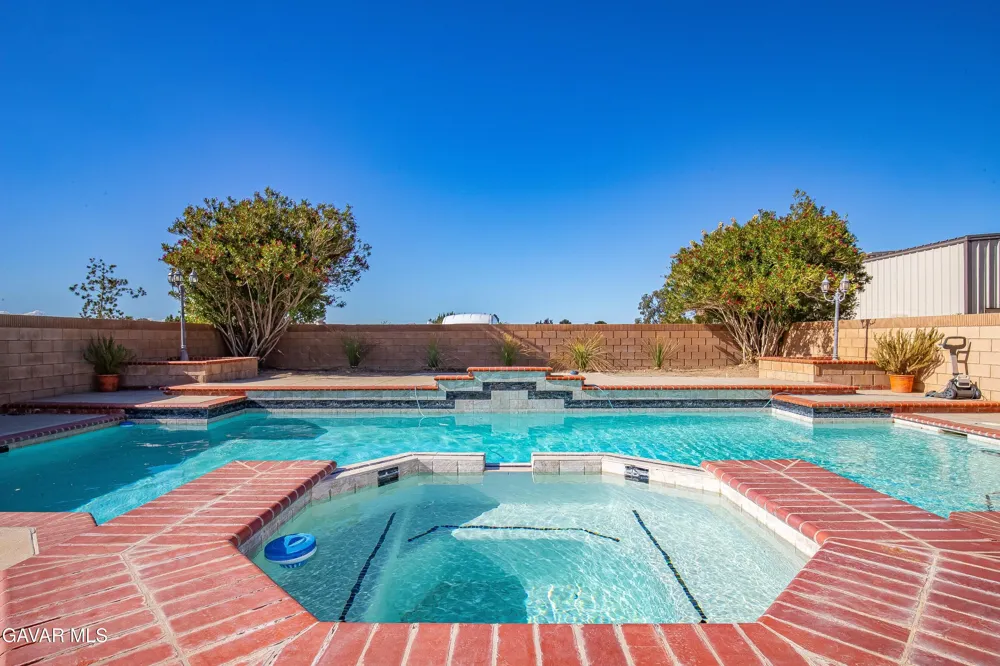 2257 W Avenue N8 Palmdale, CA 93551
