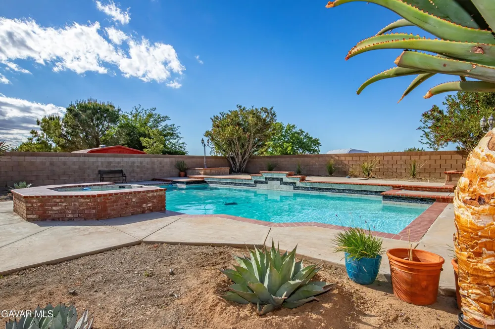 2257 W Avenue N8 Palmdale, CA 93551
