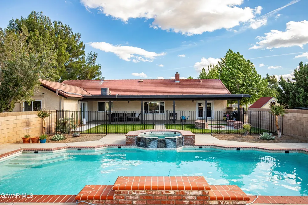 2257 W Avenue N8 Palmdale, CA 93551