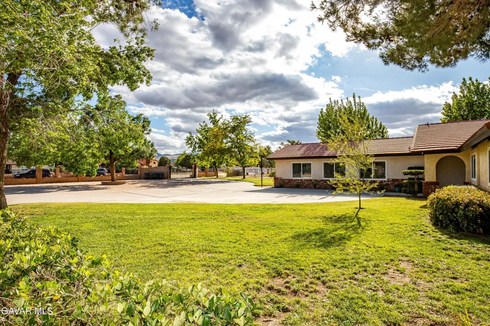 2257 W Avenue N8 Palmdale, CA 93551