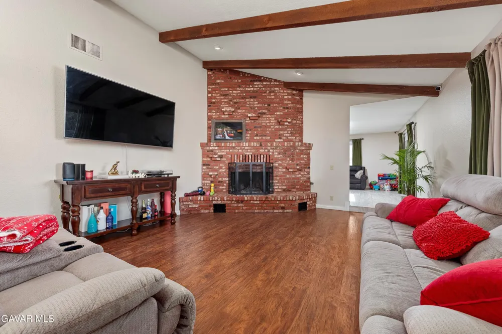 2257 W Avenue N8 Palmdale, CA 93551