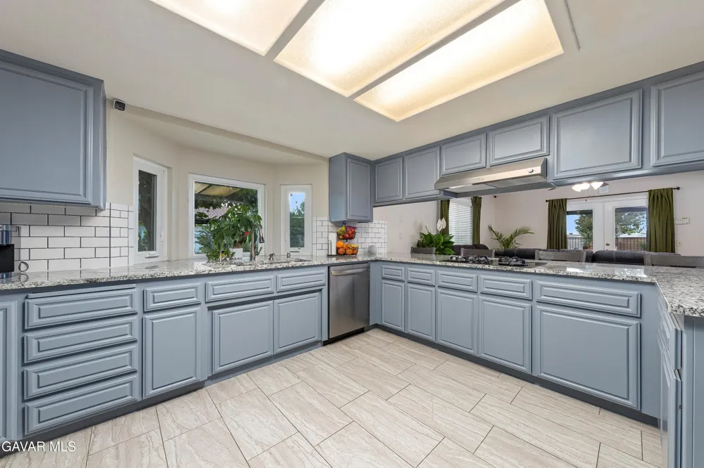 2257 W Avenue N8 Palmdale, CA 93551