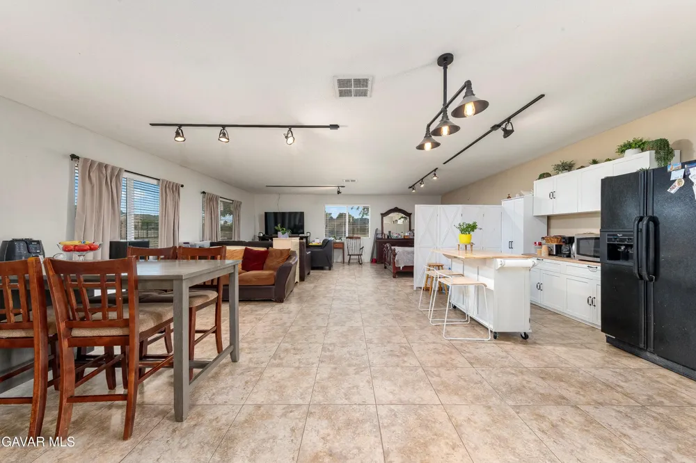 2257 W Avenue N8 Palmdale, CA 93551