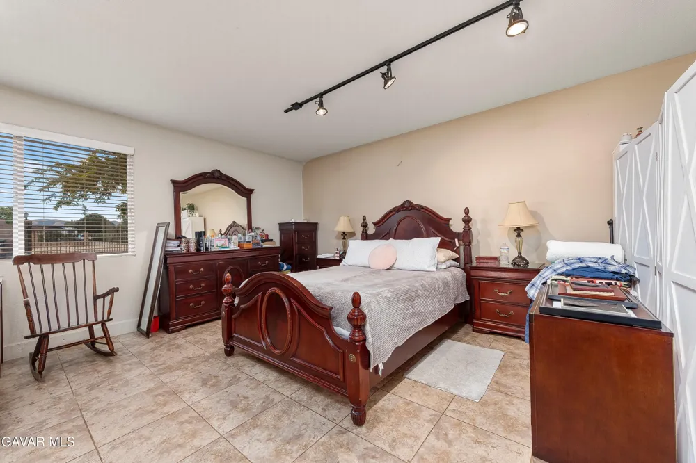 2257 W Avenue N8 Palmdale, CA 93551