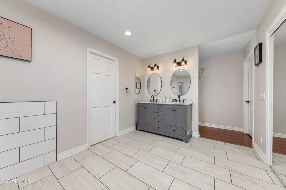 2257 W Avenue N8 Palmdale, CA 93551
