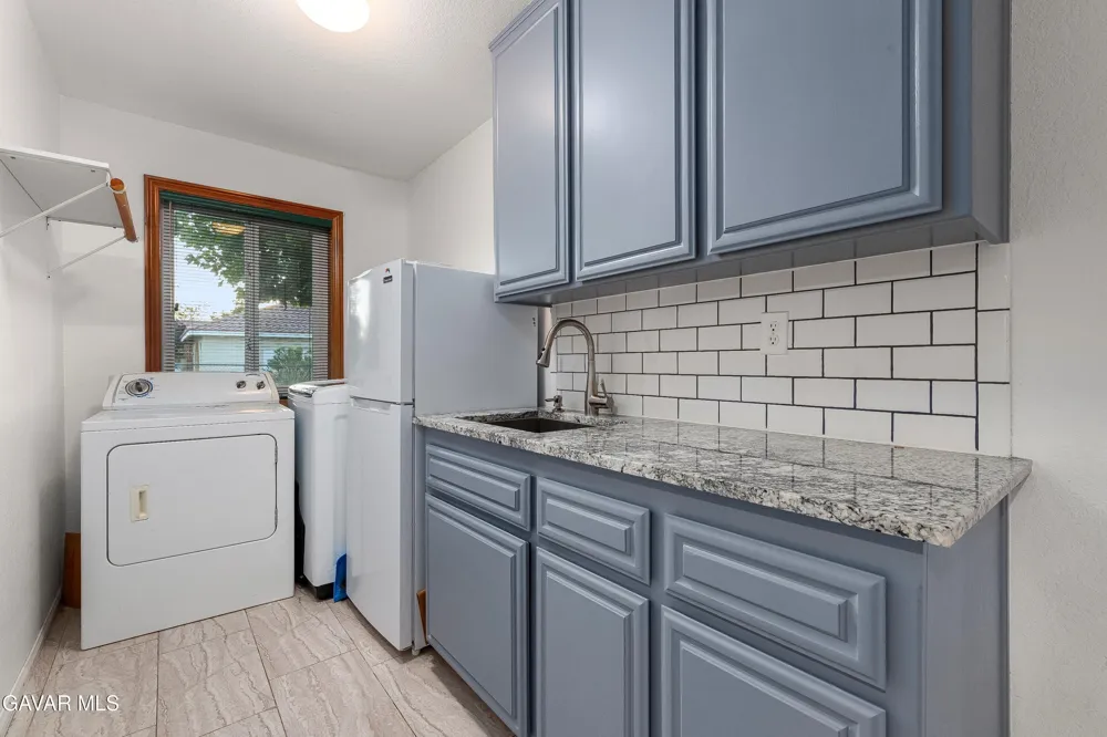 2257 W Avenue N8 Palmdale, CA 93551