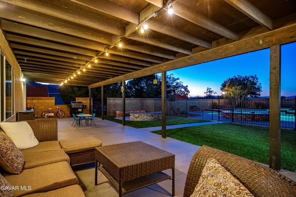 2257 W Avenue N8 Palmdale, CA 93551