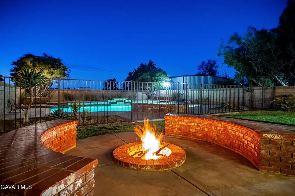 2257 W Avenue N8 Palmdale, CA 93551