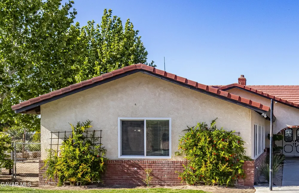 2257 W Avenue N8 Palmdale, CA 93551
