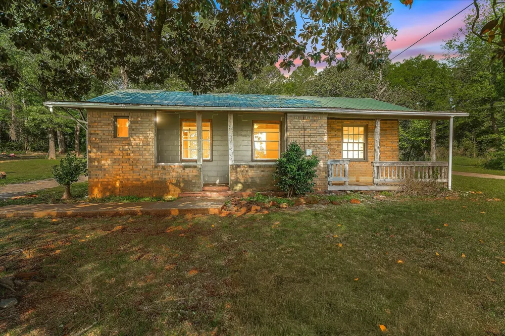 505 Willis Street Daingerfield, TX 75638