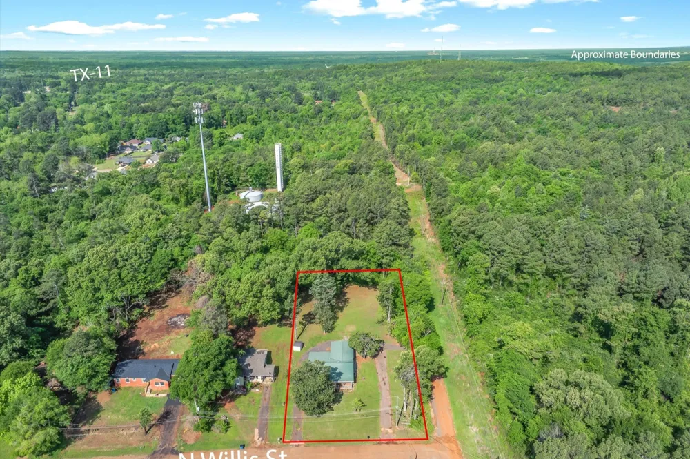 505 Willis Street Daingerfield, TX 75638