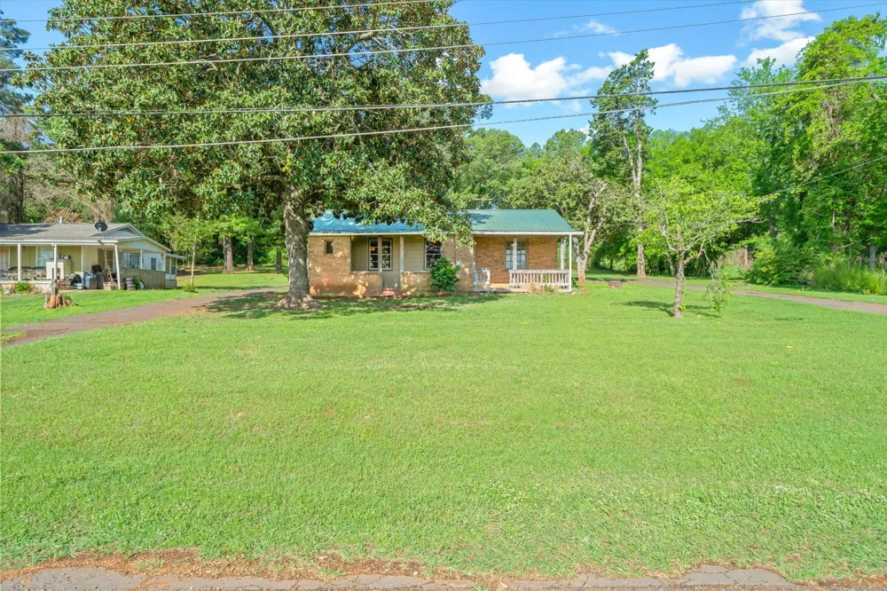 505 Willis Street Daingerfield, TX 75638