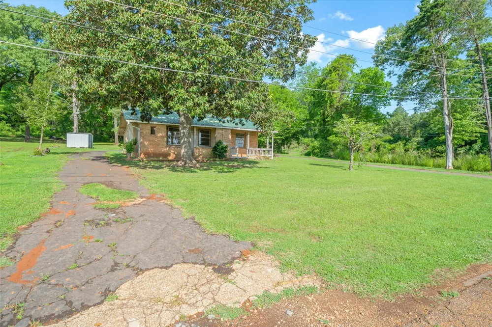 505 Willis Street Daingerfield, TX 75638