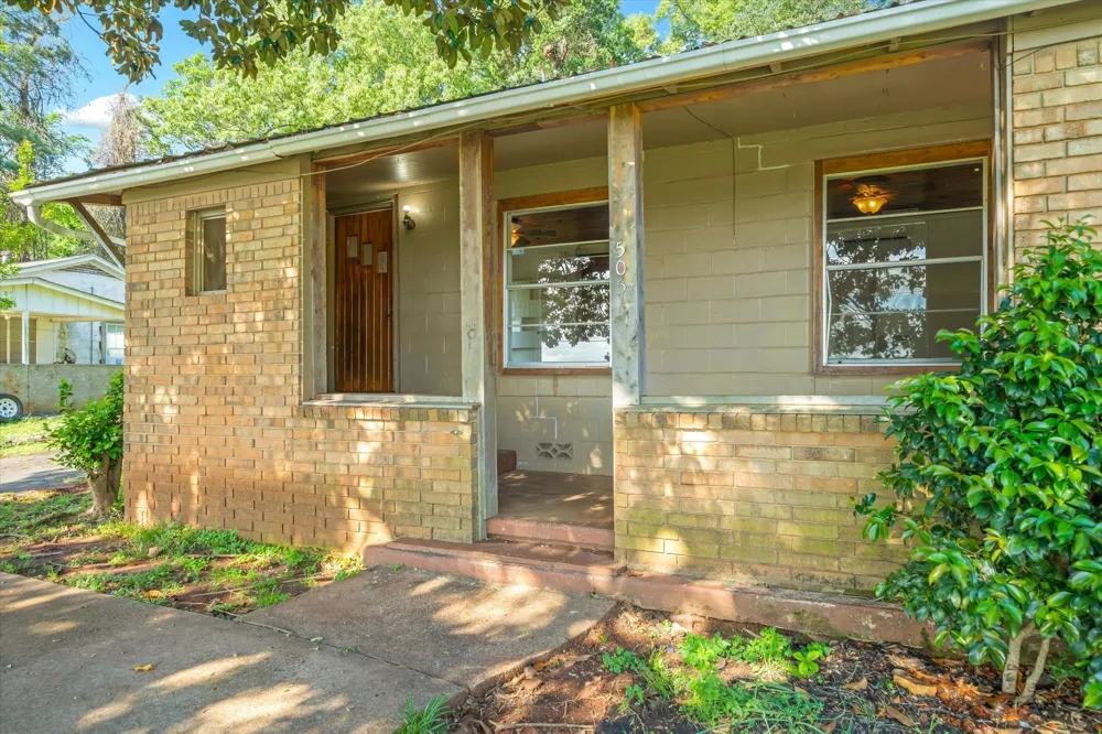 505 Willis Street Daingerfield, TX 75638
