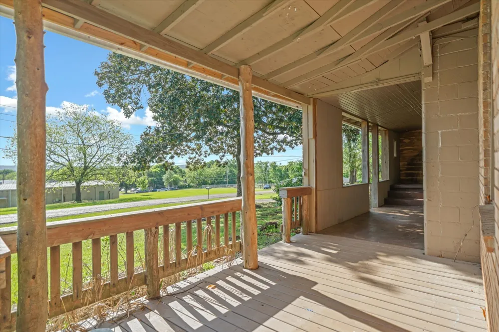 505 Willis Street Daingerfield, TX 75638