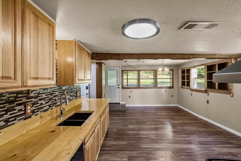 505 Willis Street Daingerfield, TX 75638