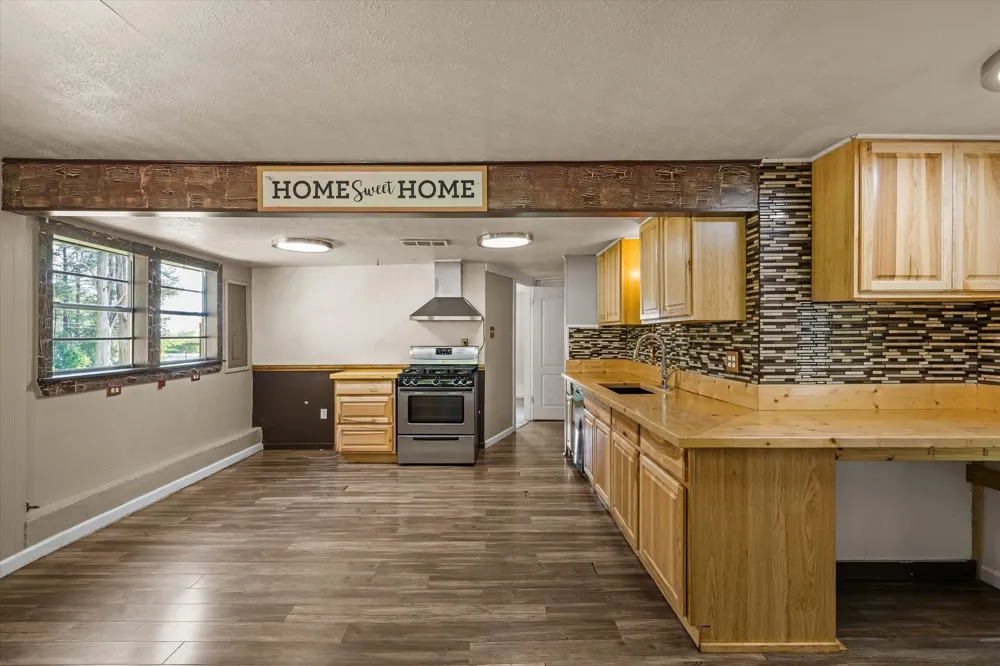505 Willis Street Daingerfield, TX 75638