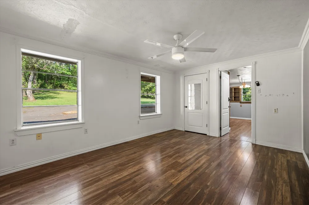 505 Willis Street Daingerfield, TX 75638