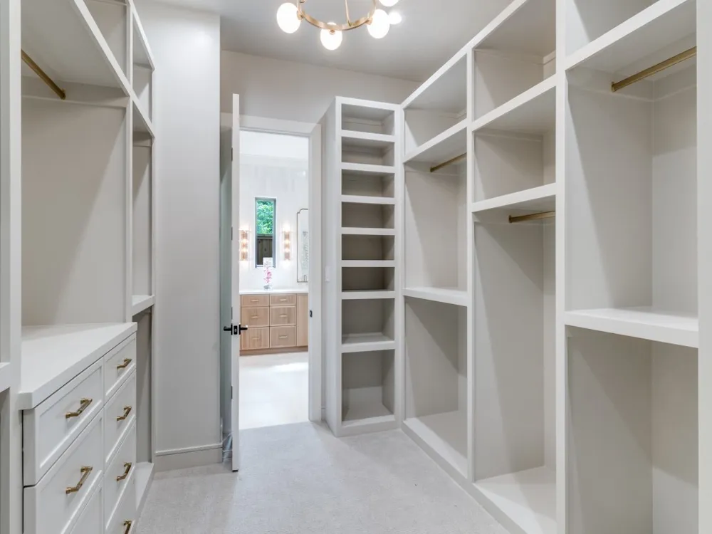 1622 Old Gate Lane Dallas, TX 75218