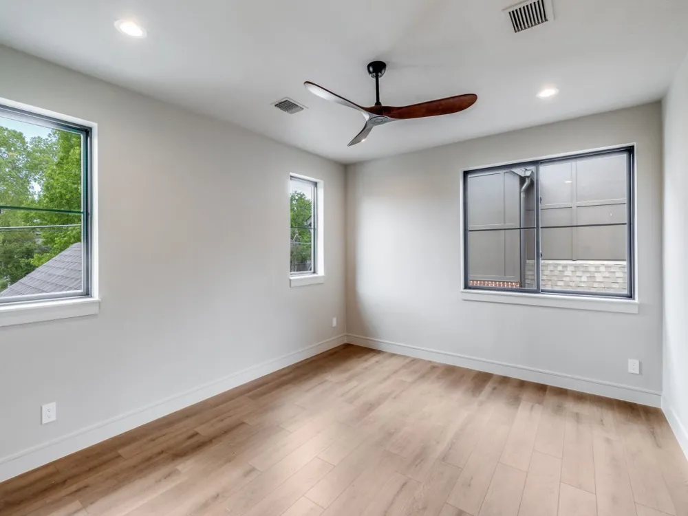 1622 Old Gate Lane Dallas, TX 75218