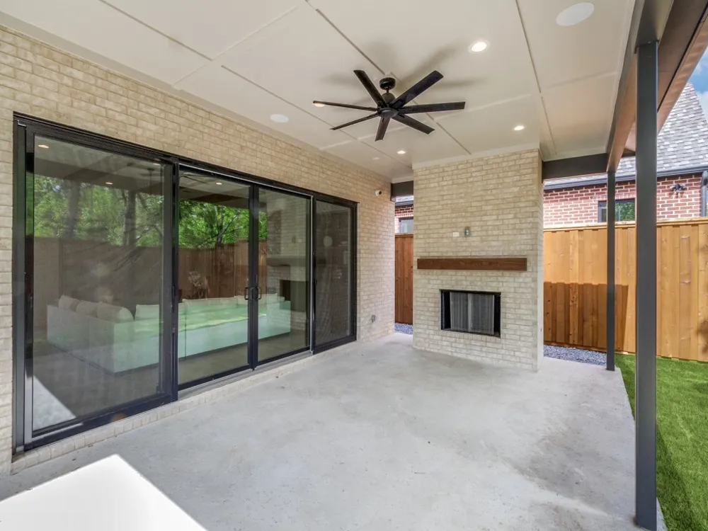 1622 Old Gate Lane Dallas, TX 75218