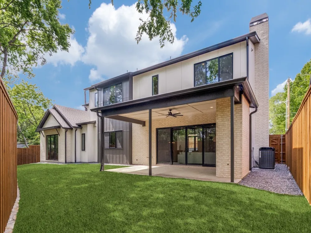 1622 Old Gate Lane Dallas, TX 75218