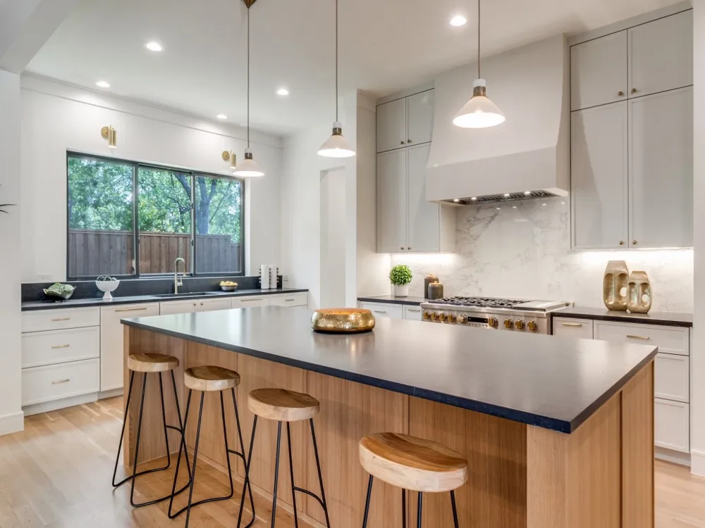 1622 Old Gate Lane Dallas, TX 75218