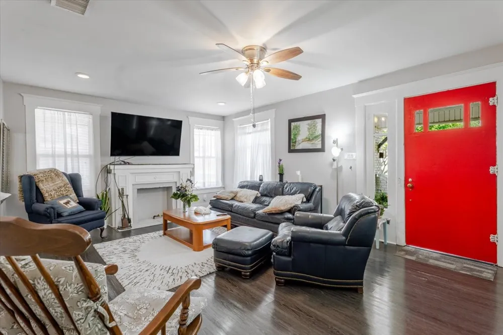 1101 Oak Avenue Mineral Wells, TX 76067