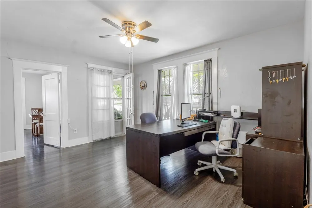 1101 Oak Avenue Mineral Wells, TX 76067