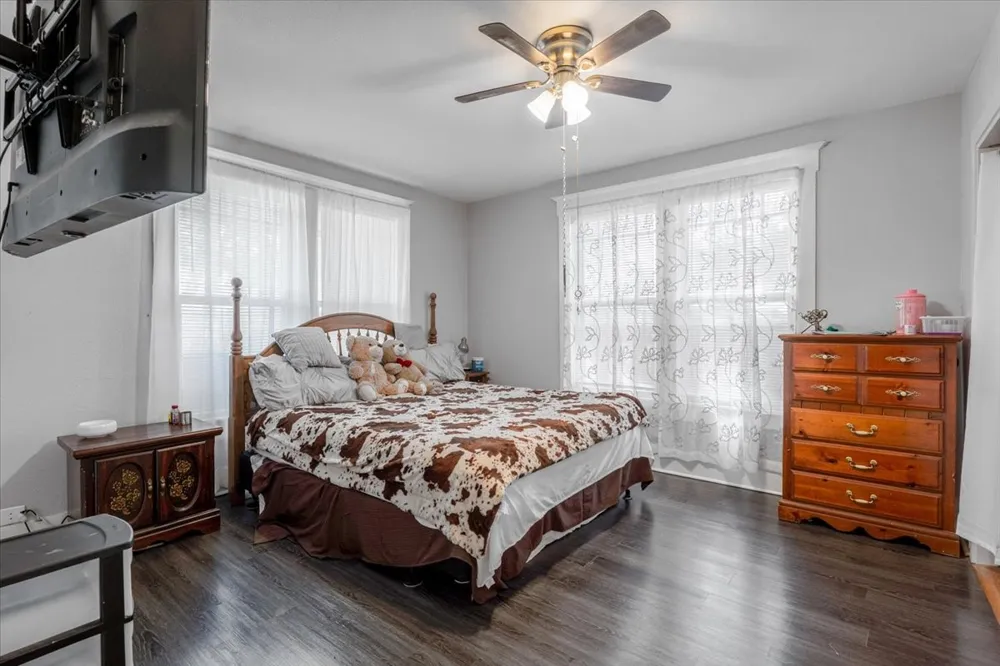 1101 Oak Avenue Mineral Wells, TX 76067