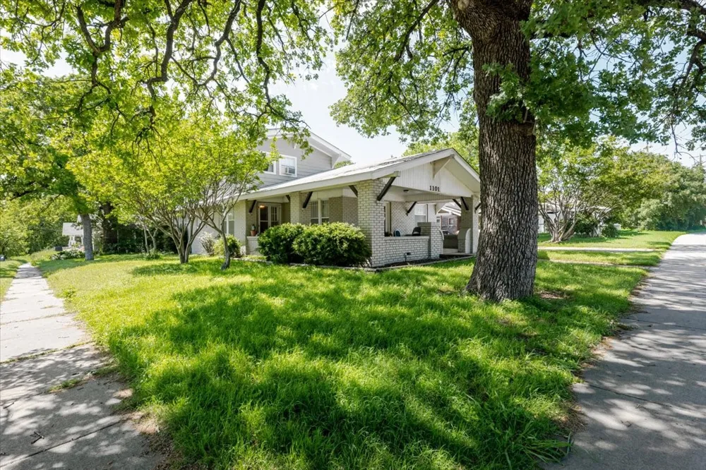 1101 Oak Avenue Mineral Wells, TX 76067