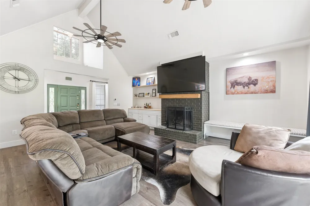 109 Enchanted Drive Enchanted Oaks, TX 75156