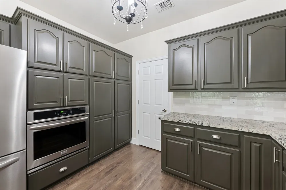 109 Enchanted Drive Enchanted Oaks, TX 75156