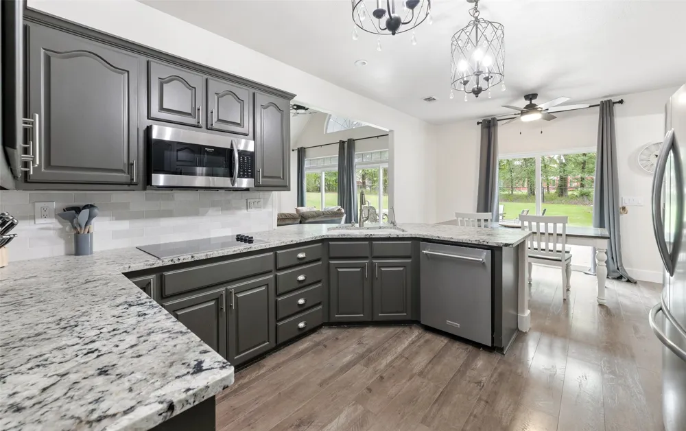 109 Enchanted Drive Enchanted Oaks, TX 75156