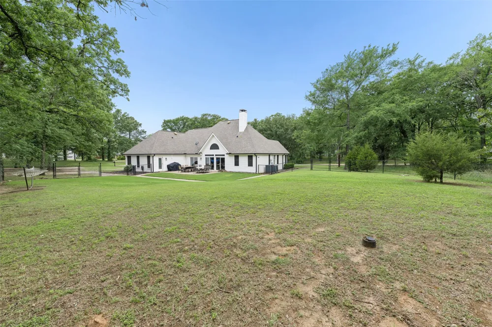 109 Enchanted Drive Enchanted Oaks, TX 75156