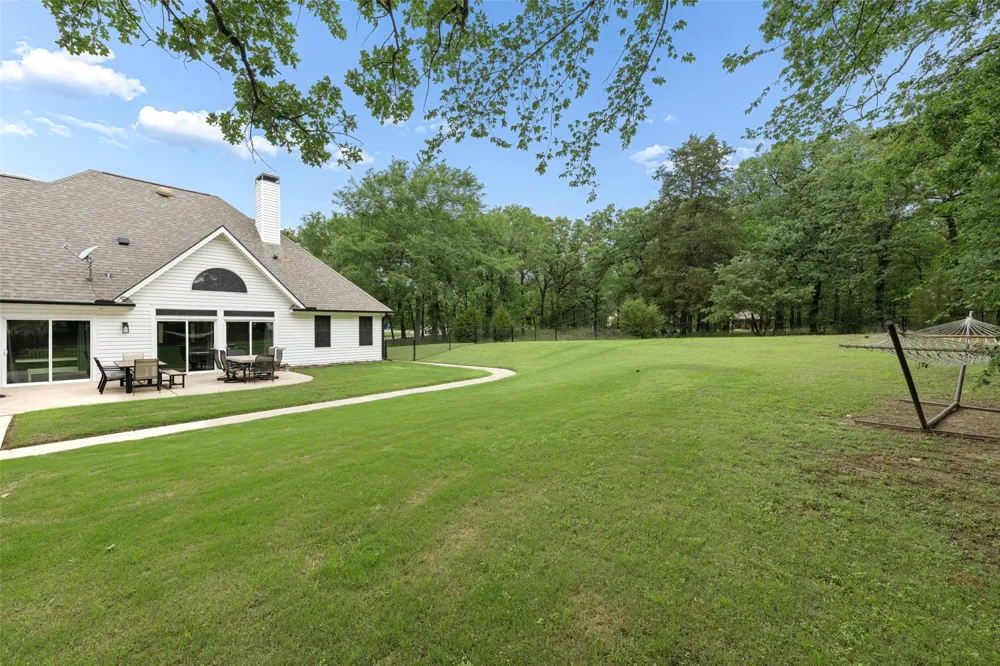 109 Enchanted Drive Enchanted Oaks, TX 75156