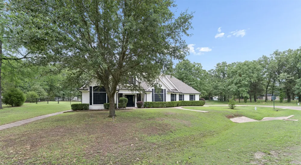109 Enchanted Drive Enchanted Oaks, TX 75156