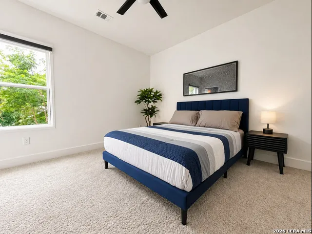 711 S Olive St #UNIT 101 San Antonio, TX 78203