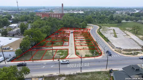 28 LOTS Roosevelt Ave