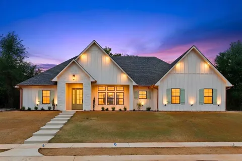 17300 Woodcrest Circle