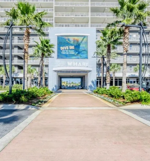 9860 S Thomas Drive #UNIT 214