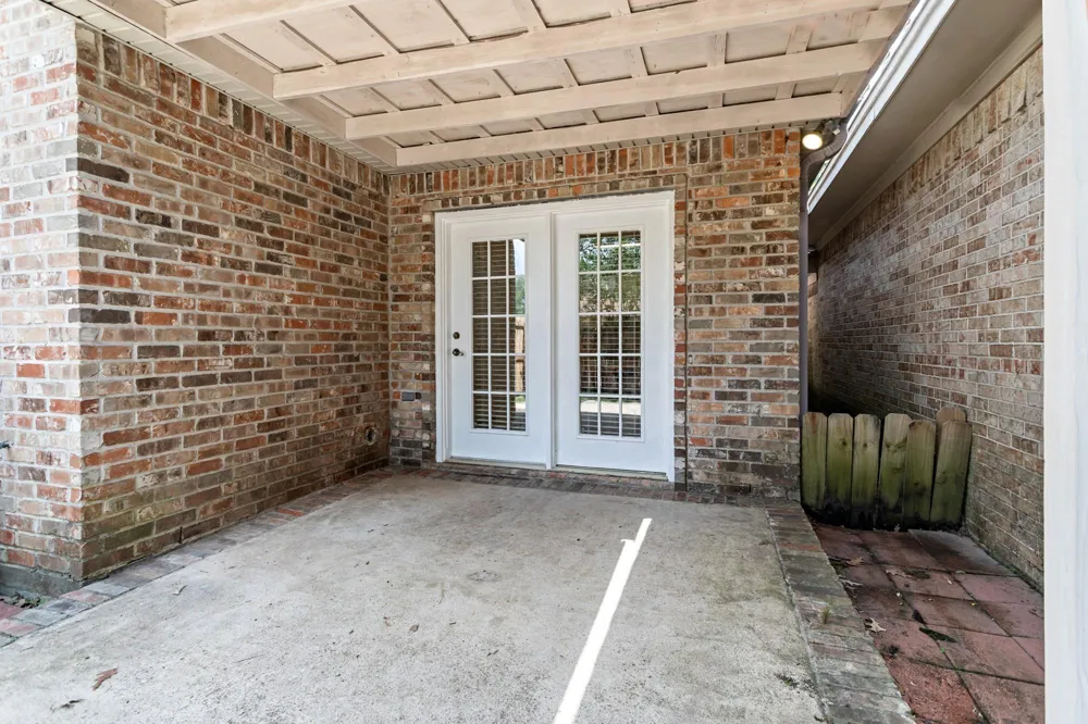 21 Sandelwood Trl Trail Beaumont, TX 77706