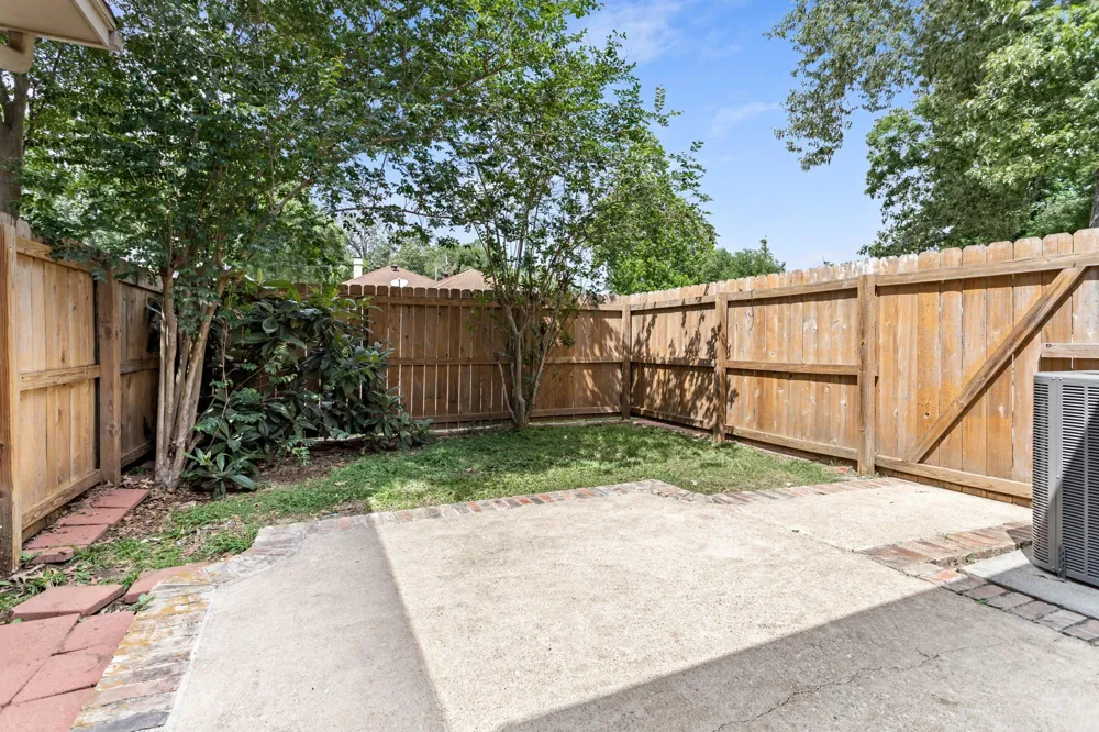 21 Sandelwood Trl Trail Beaumont, TX 77706