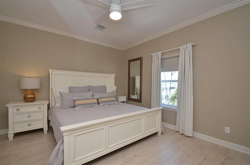13823 Mutiny Lane Galveston, TX 77554