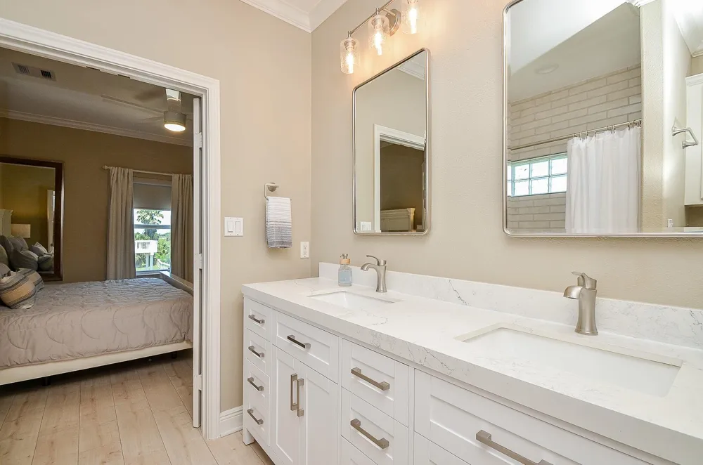 13823 Mutiny Lane Galveston, TX 77554